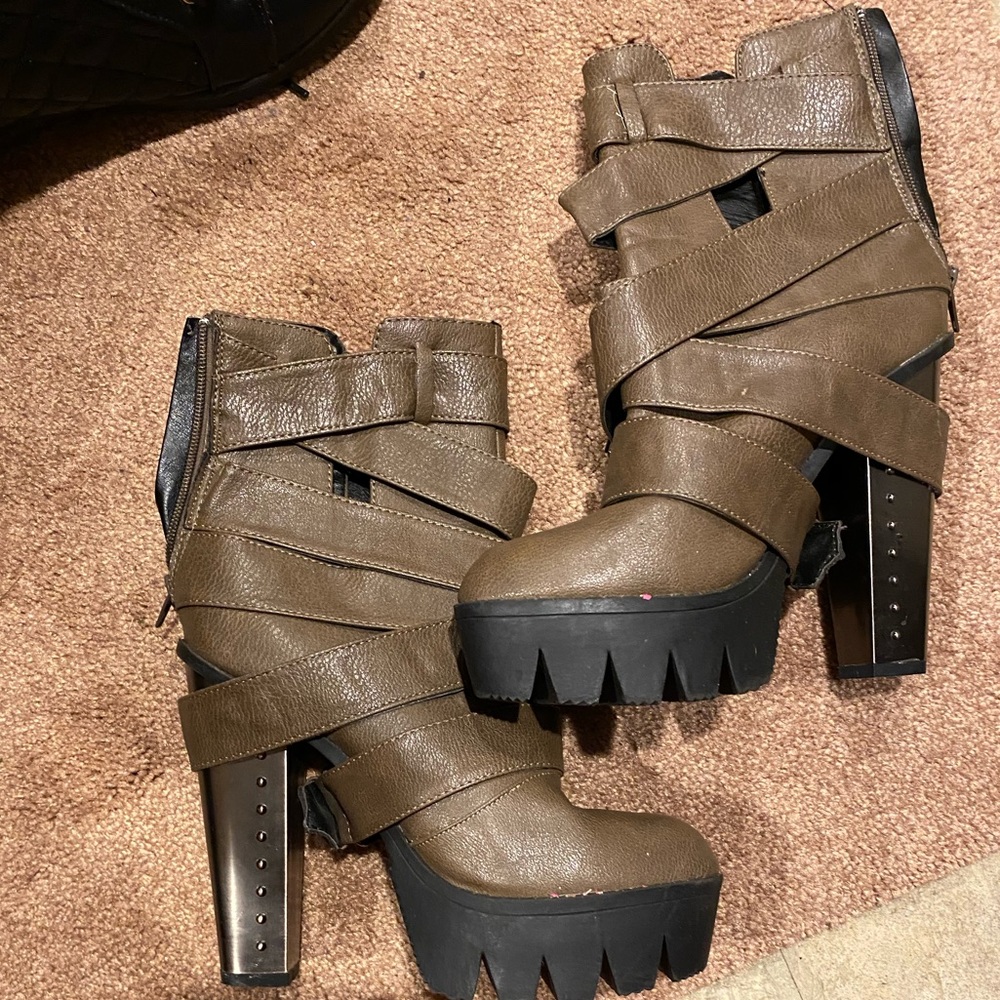 Brown bootie